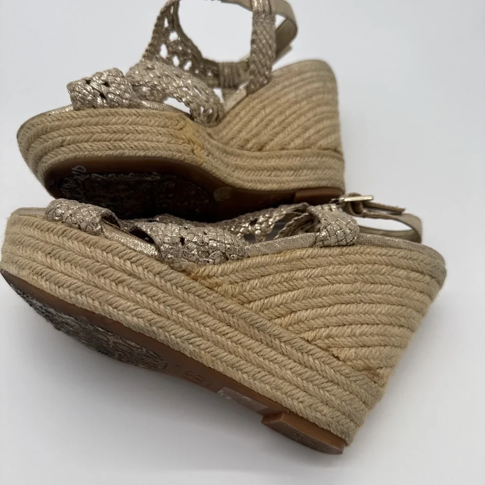 Gianni Bini Woman's Sand Gold Espadrille Crochet Wedge Sandals Size 6
